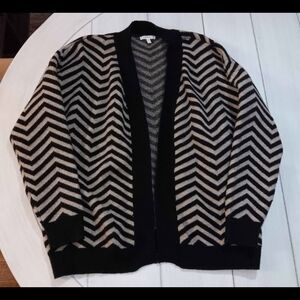 Women's Large Maurices Black and Tan Chevron Cardigan